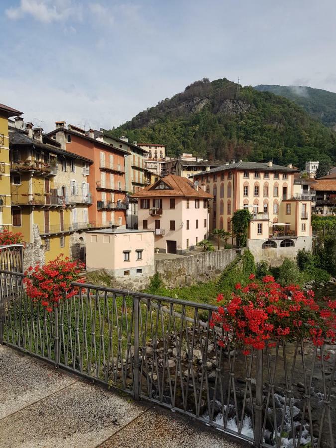 Residenza La Roggia Apartamento Varallo Exterior foto